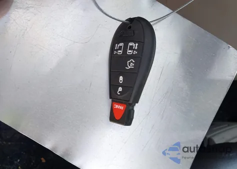 2014 Chrysler Town & Country Touring из США, поврежденный, VIN 2C4RC1BG4ER374509